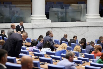 Депутатите: Една, а не 30 институции, да следи за прането на пари 