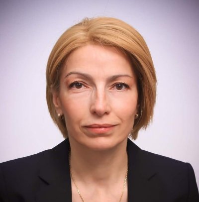 Новият областен управител на София Вяра Тодева демонстрира необяснимо двойствено