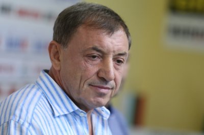 Не бащата на експремиера Кирил Петков Петко Петков нито лидерът