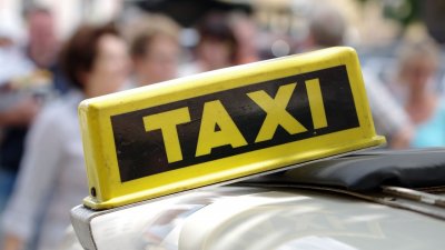 Хванаха таксиджия в София без книжка