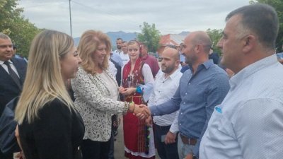 Йотова открива учебната година в българско училище в Елбасан