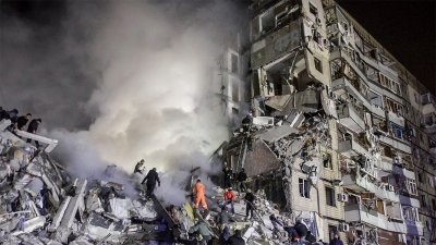 Силни взривове разтърсиха Киев и околностите му на разсъмване Кметът