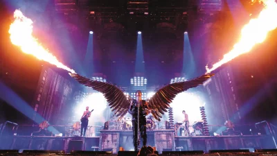 Немските метъл легенди Rammstein стартират европейска обиколка Neon Noir Tour