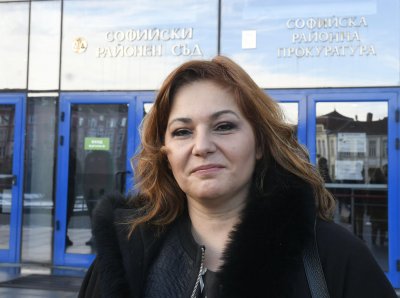 Асена Сербезова се оправдава за липсващите лекарства