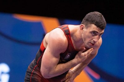 Семьон Новиков спечели олимпийска квота и бронз на Световното по борба