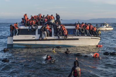 Министрите на миграцията на ЕС търсят решение на мигрантския наплив