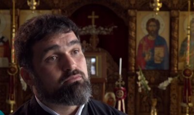 Отец Ириней Митов е божи служител от 2009 та година  а отскоро