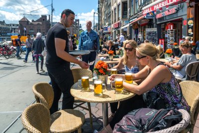 Амстердам ще стане градът с най висок туристически данък в