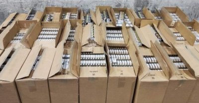 Митнически служители откриха 300 000 къса 15 000 кутии контрабандни цигари и