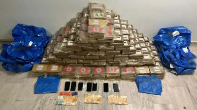 Конфискуваха над 585 кг кокаин в Солун
