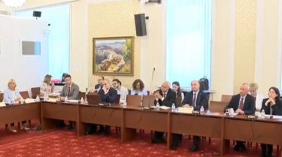 Никола Минчев за промените в Конституцията: НС да не се разпуска и при предрочни избори (НА ЖИВО)