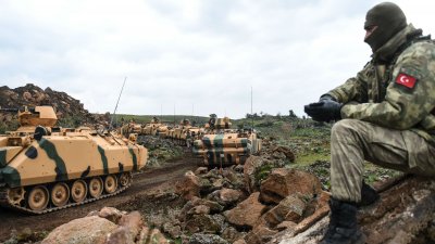 Турската армия влиза в Сирия