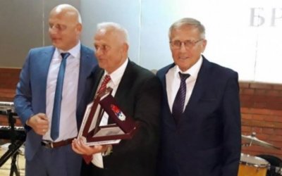 Дядо Люпко - изгонен от ЦСКА, но с ново признание в Сърбия