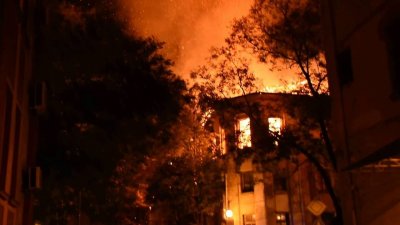 Овладян е пожарът, избухнал в склад в Пловдив
