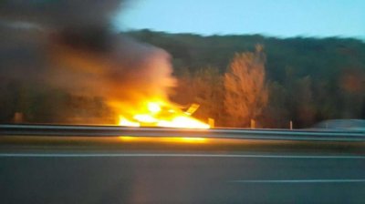 Камион се запали на "Хемус" и затрудни трафика към София