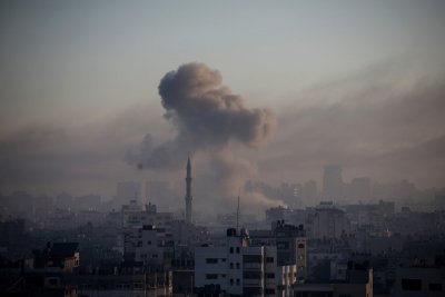 Израелски дронове пускат листовки над Газа с призив за евакуация