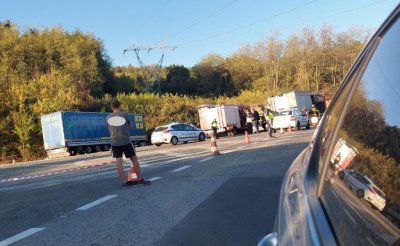 Тежко пътнотранспортно произшествие между тежкотоварен автомобил с румънска регистрация и