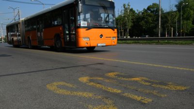 Във Варна автобус на градски транспорт блъсна 49 годишна жена на