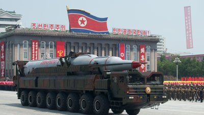 Миналия петък Северна Корея изрази възмущение от пристигането на бойната