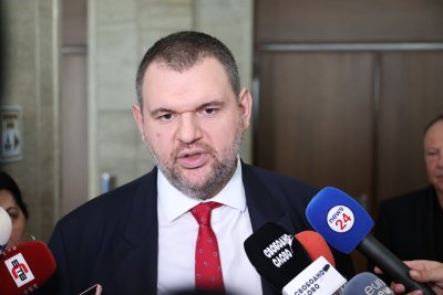 Пеевски: Няма да подкрепим идеи на Асен Василев, ощетяващи бизнеса или българските граждани (видео)