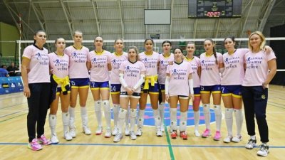 Шампионките от Марица Пловдив подкрепиха бившата волейболна националка Страшимира Филипова