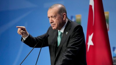 Турският президент Реджеп Ердоган внесе в понеделник в парламента на