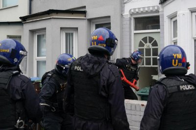За една седмица в Англия и Уелс са арестувани повече от 1 600