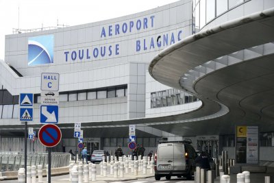 На летището в Лил Северна Франция бе разпоредена евакуация поради заплаха