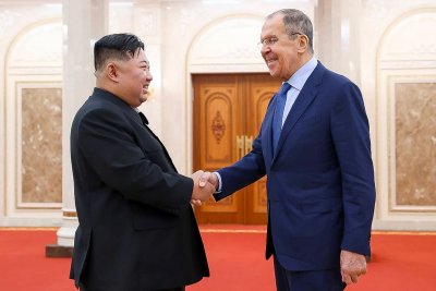 При срещата си с гостуващия руски външен министър Сергей Лавров Севернокорейският лидер