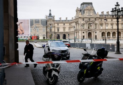 Франция арестува 16-годишен ученик за бомбена заплаха
