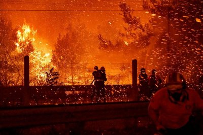 Гърция включва изкуствен интелект в гасенето на пожари