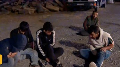 Петима от заловените на "Тракия" мигранти отиват в центъра в Любимец