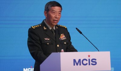 Отстраниха китайския министър на отбраната Ли Шанфу