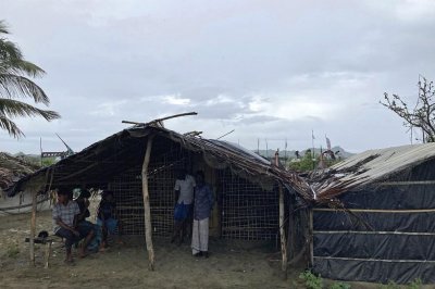 Циклонът Хамун връхлетя крайбрежието на Бангладеш и причини смъртта на най-малко петима
