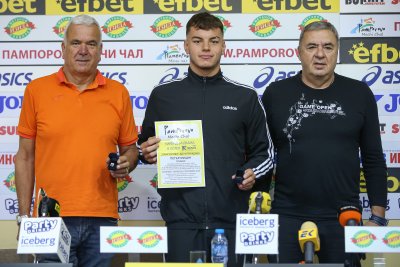 Плувецът Петър Мицин и Николай Вакареев бяха наградени за Спортист
