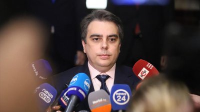 Финансовият министър Асен Василев така и не успя да гласува