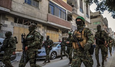 Палестинската въоръжена групировка Хамас държи понастоящем най малко 242 ма заложници в