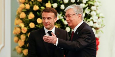 Френският президент Еманюел Макрон пристигна в Казахстан на 1 номври като част