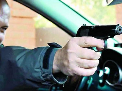 Нов случай на агресия на пътя в Пловдив  Шофьор насочи оръжие