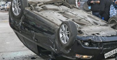 Шофьорка загина а мъж е в кома след тежка катастрофа