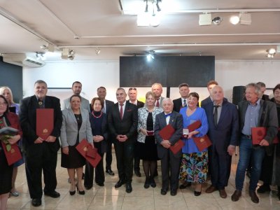 На официална церемония в галерия Средец министърът на културата Кръстю