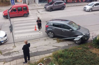 Шофьори блъснаха две възрастни пешеходки във Варна съобщиха от полицията На 1