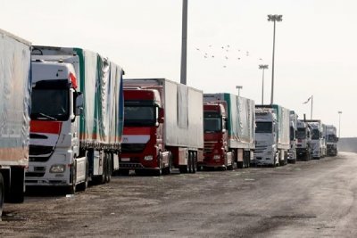 Петдесет и девет камиона са преминали във вторник през граничния