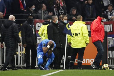 Инцидентът преди дербито между Марсилия и Лион шокира френската общественост
