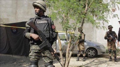Екстремисти нападнаха полицейски участък в Пакистан
