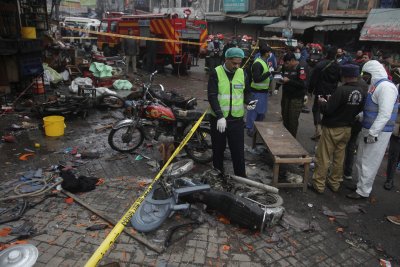 Атентат срещу полицията уби петима в Пакистан