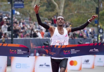 Етиопецът Тамират Тола спечели Маратона на Ню Йорк Световният шампион