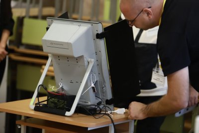 ЦИК разреши на МВР да транспортира машините за вота 