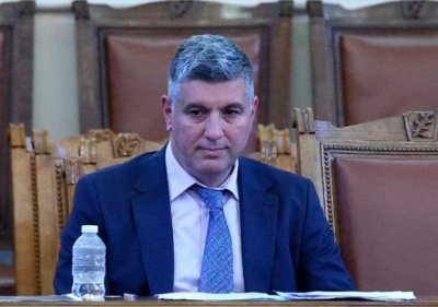 Регионалният министър Андрей Цеков успя да внесе още повече хаос