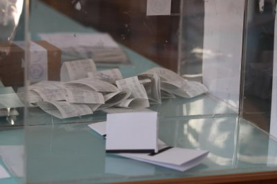 Избирателната активност в София към 13 00 часа е 12 4 сочат